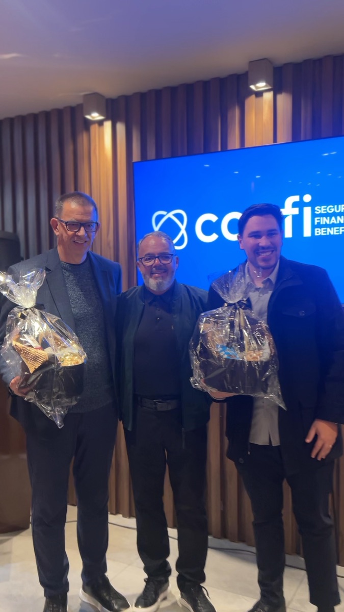 Premiação de encerramento em evento de vendas de seguradora no El Vinos Gastrowine